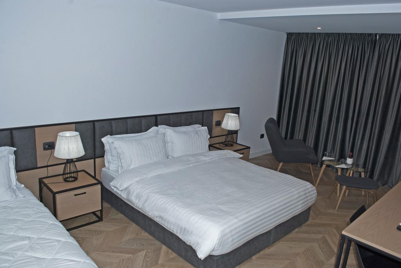 Prime Hotel Tirana Exterior foto
